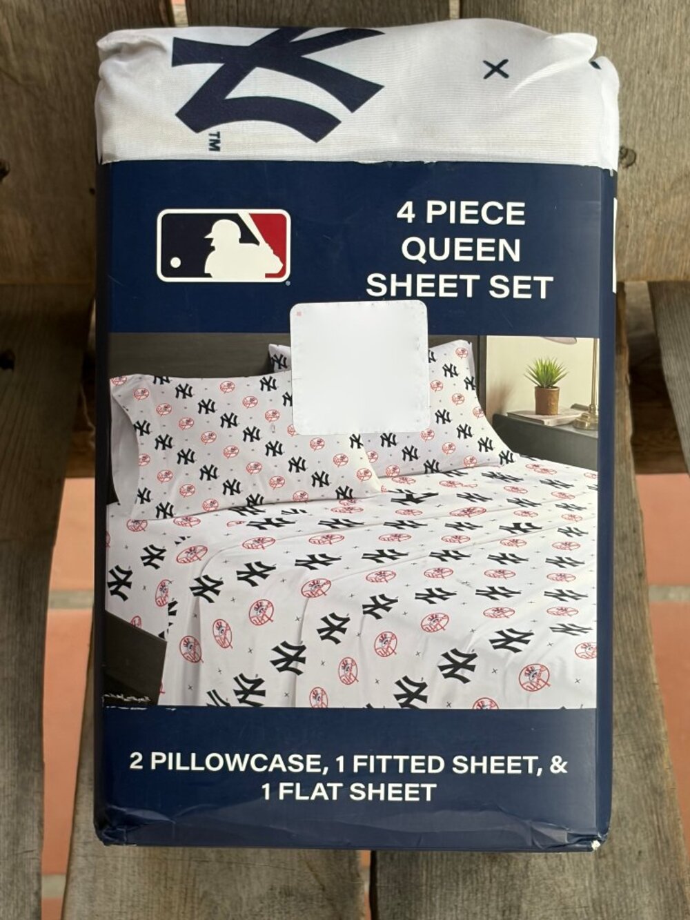 MLB New York Yankees 4-Piece Queen Size Sheet Set BASEBALL